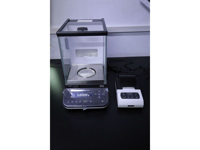 Electronic analytical balance_ Scale printer